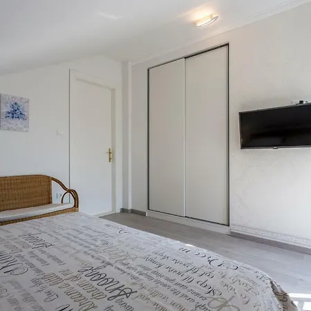 House Luce With Pool Apartman Čisla