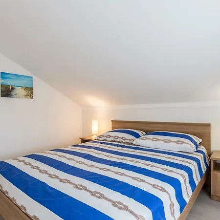 House Luce With Pool Apartman Čisla