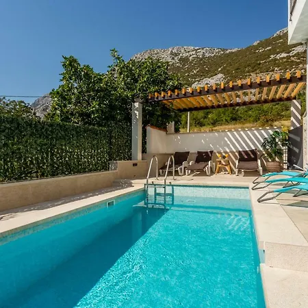 House Luce With Pool Apartman