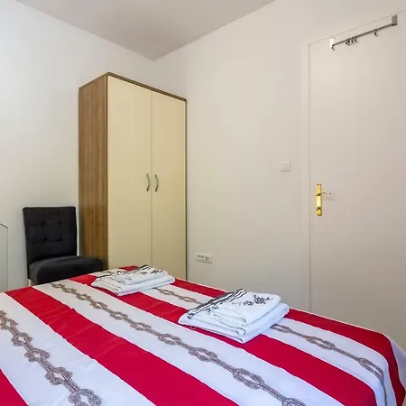 House Luce With Pool Apartman *