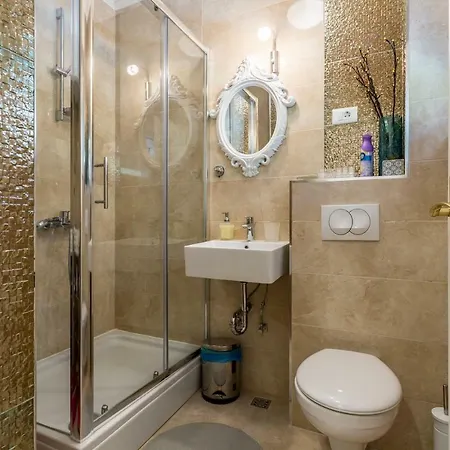 House Luce With Pool Cisla