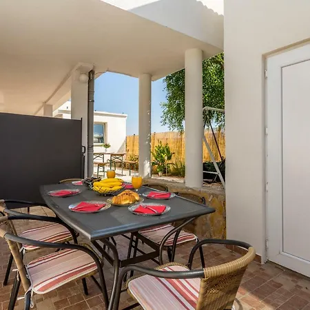 House Luce With Pool Apartman *