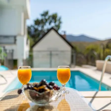 Apartman House Luce With Pool