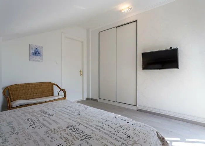 House Luce With Pool Appartement Čisla