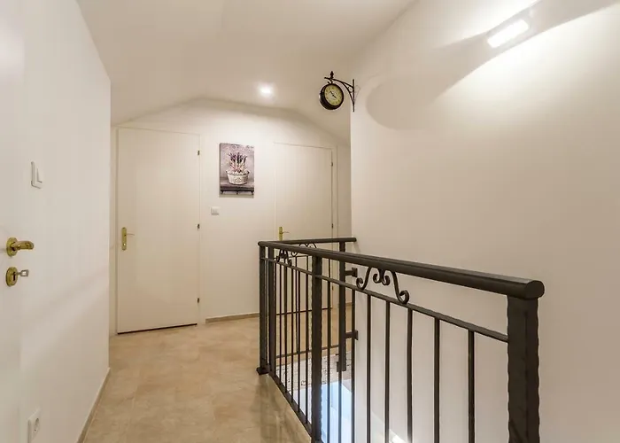 Appartement House Luce With Pool