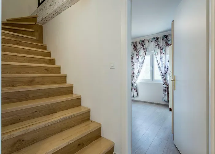 Appartement House Luce With Pool